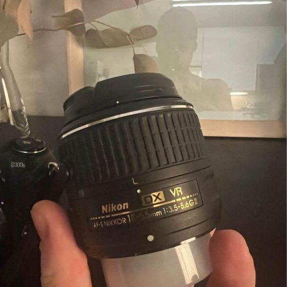 Nikon D300S Camera Bundle - Picture 4 of 7